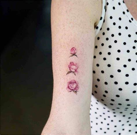 tatuaggi piccoli fiori